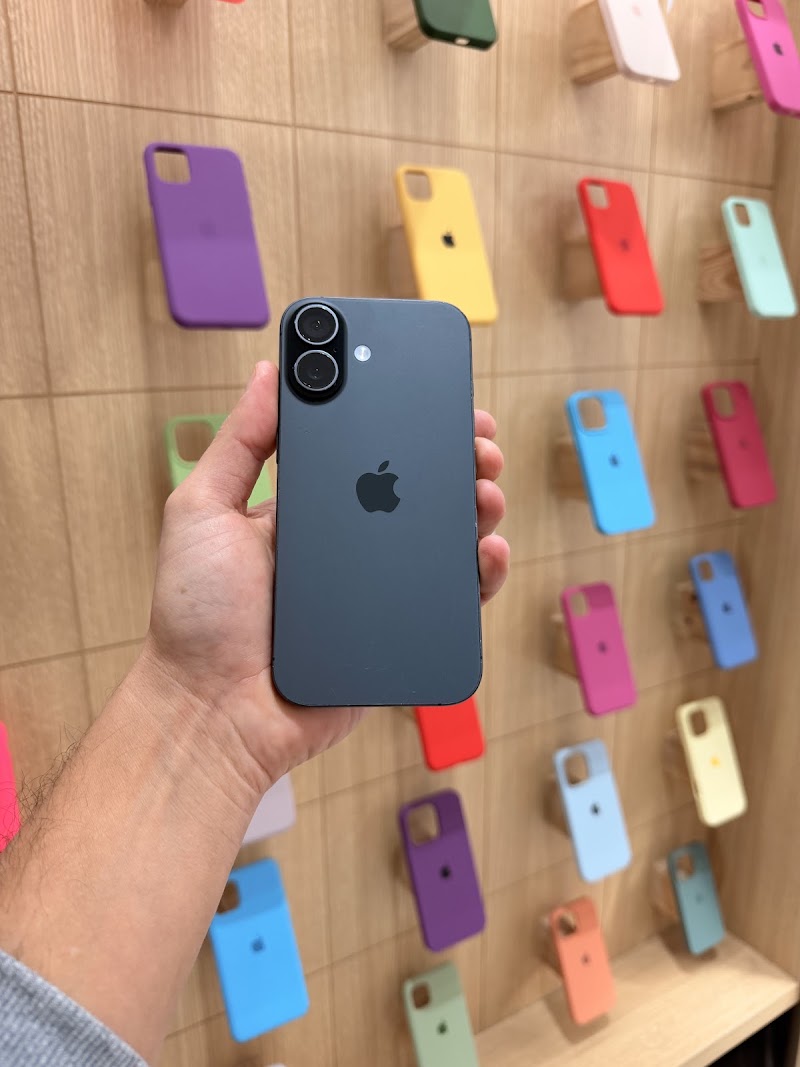iPhone 17
